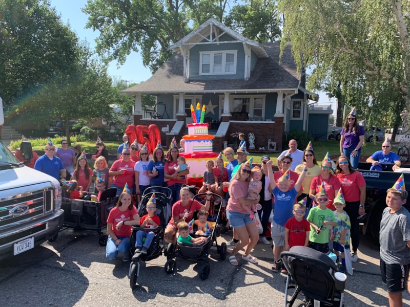 kids at parade